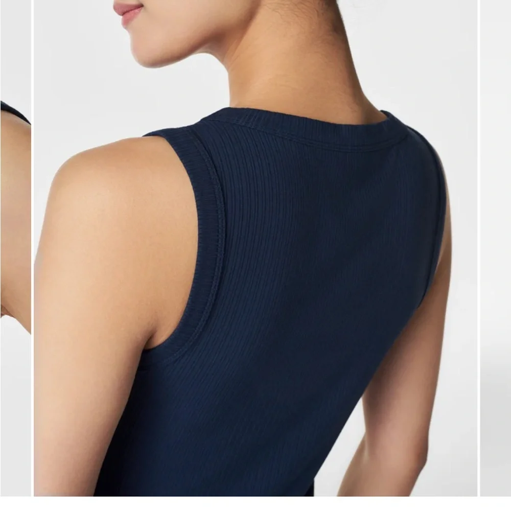 SPANX Stretch Rib
Scoop Neck Tank navy / medium NWOT - Picture 4 of 8